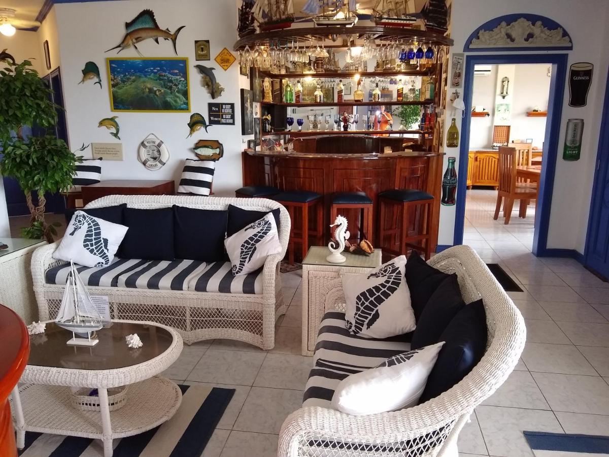 Drake Inn Puerto Villamil Esterno foto