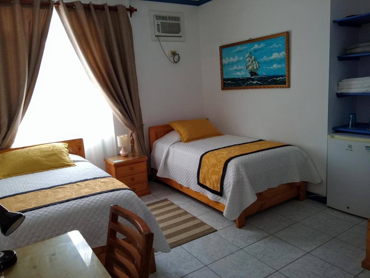 Drake Inn Puerto Villamil Esterno foto