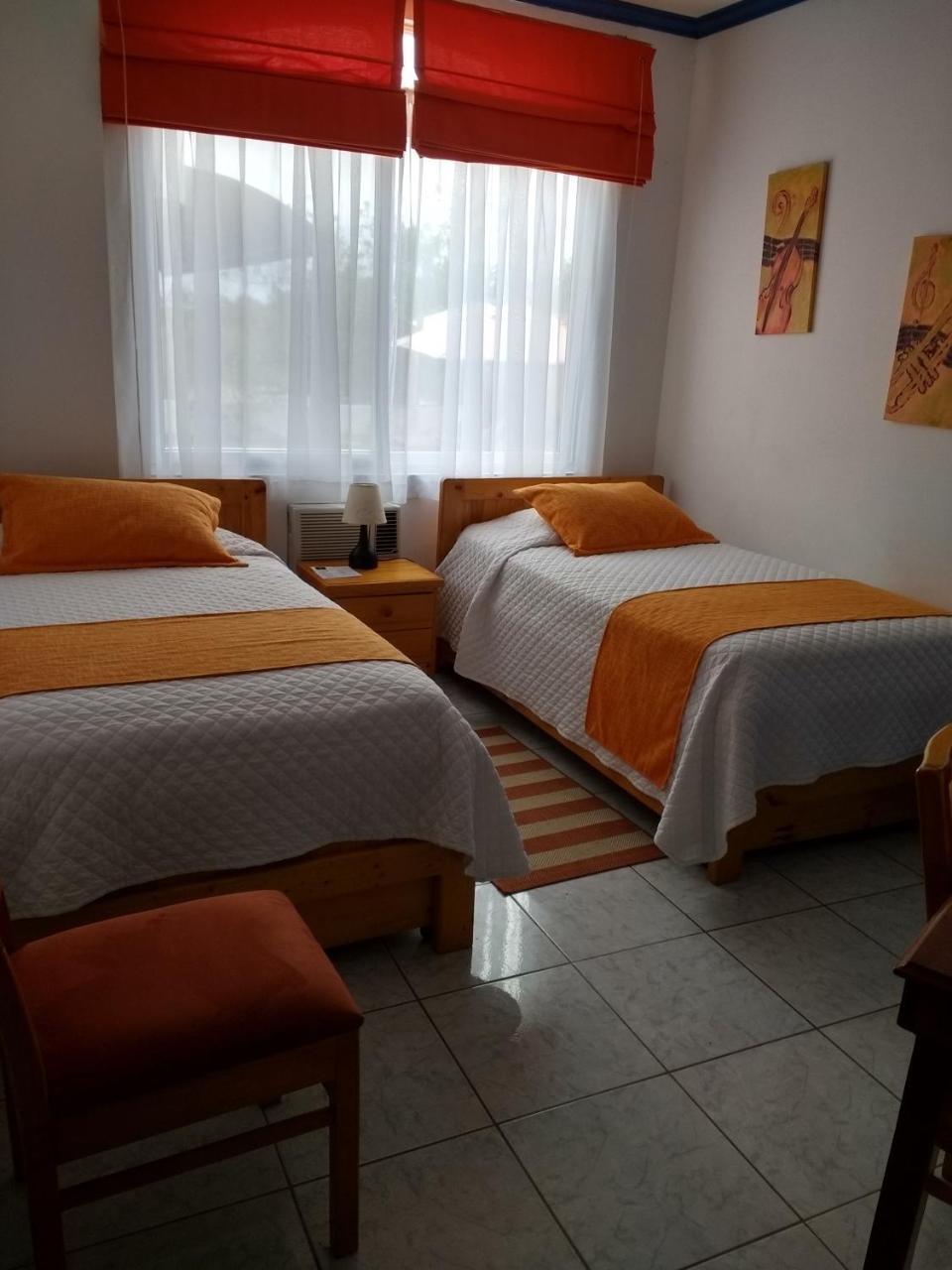Drake Inn Puerto Villamil Esterno foto